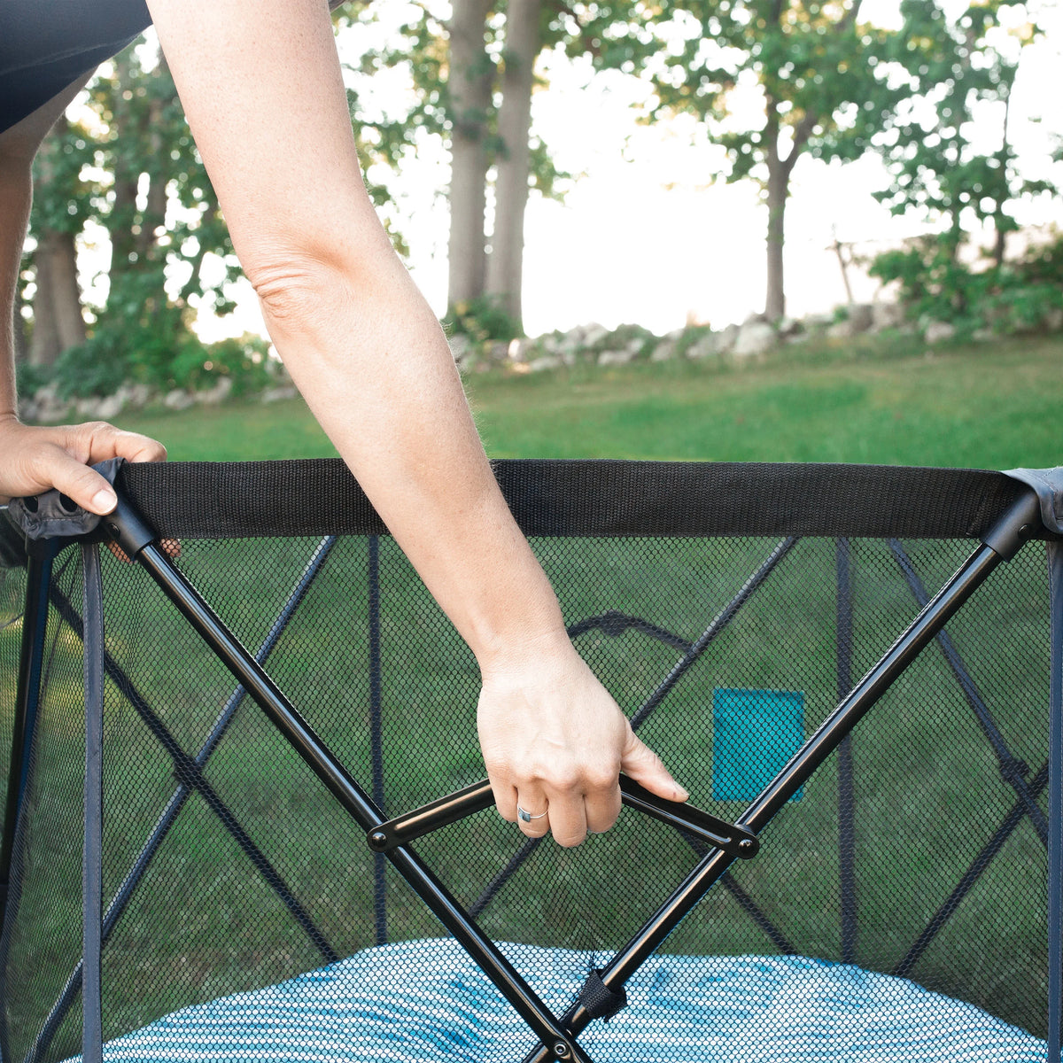 Portable Playard with Canopy J754