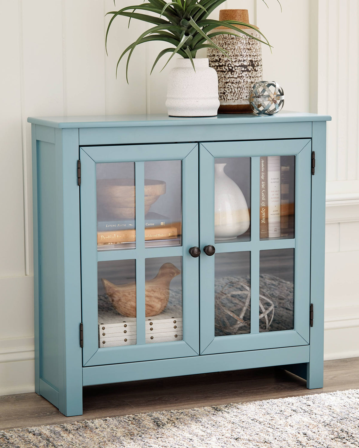 Accent Cabinet Z870