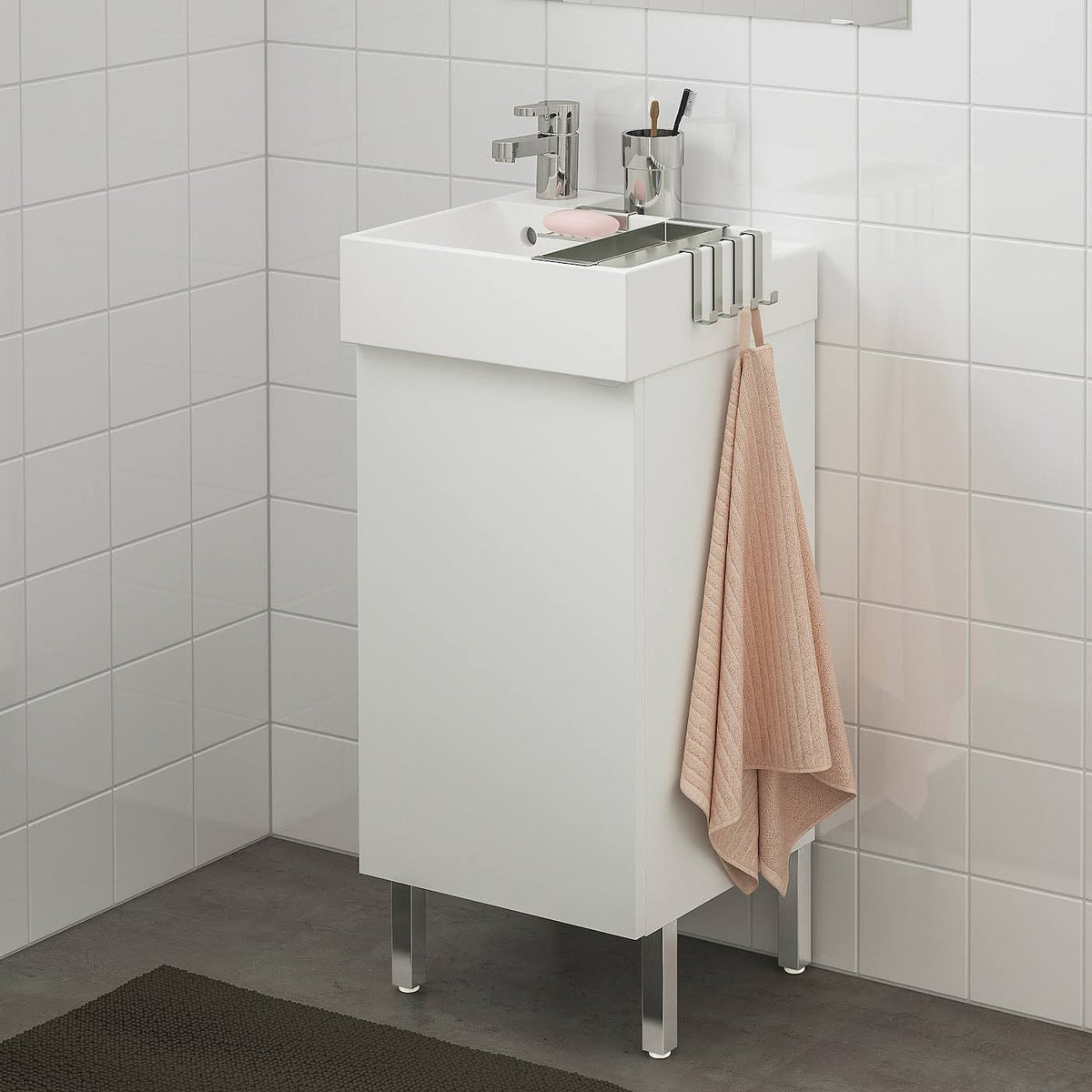 White Sink Cabinet with 1 Door D6596