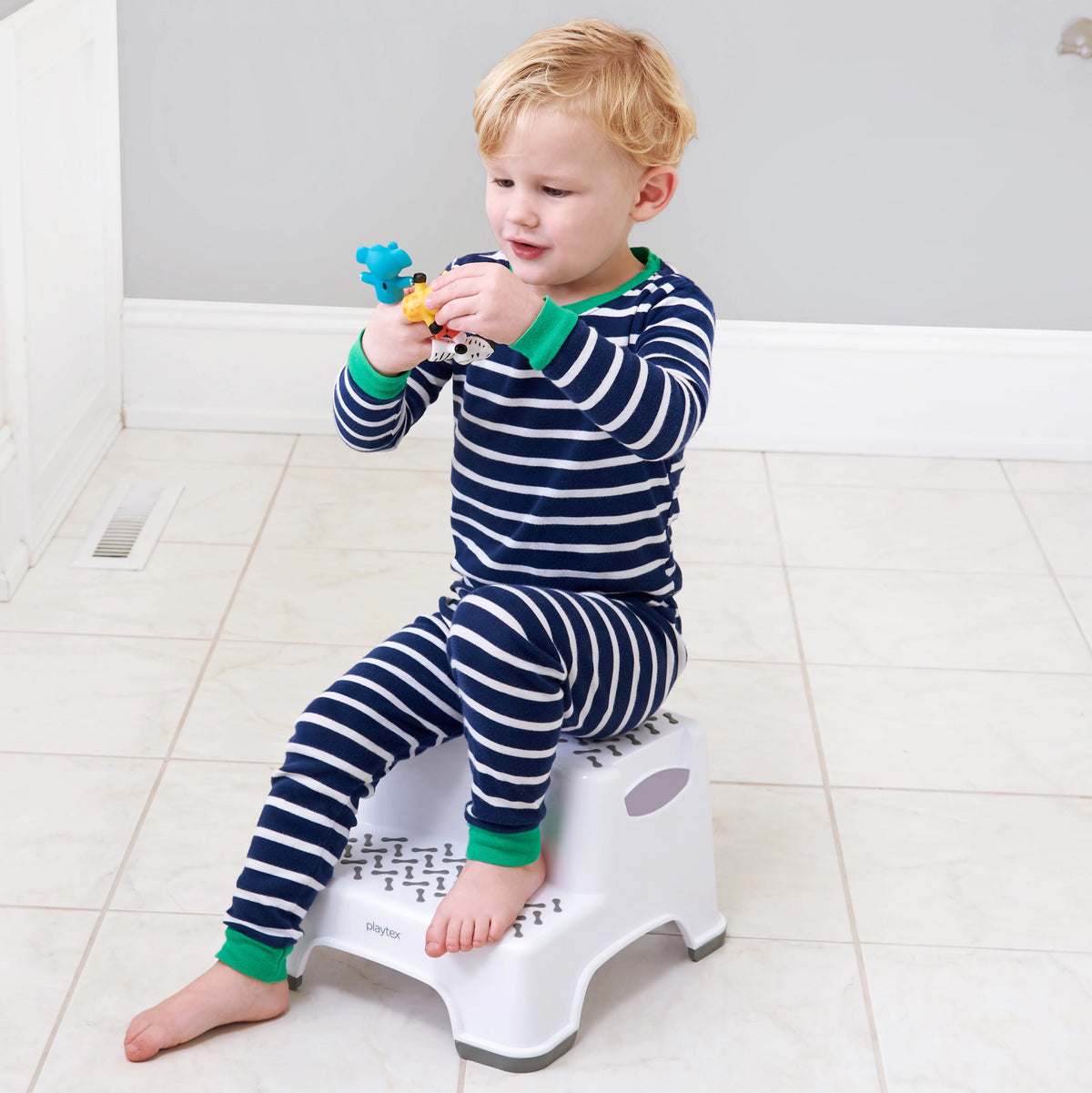 White 2-Tier Plastic Step Stool R1143
